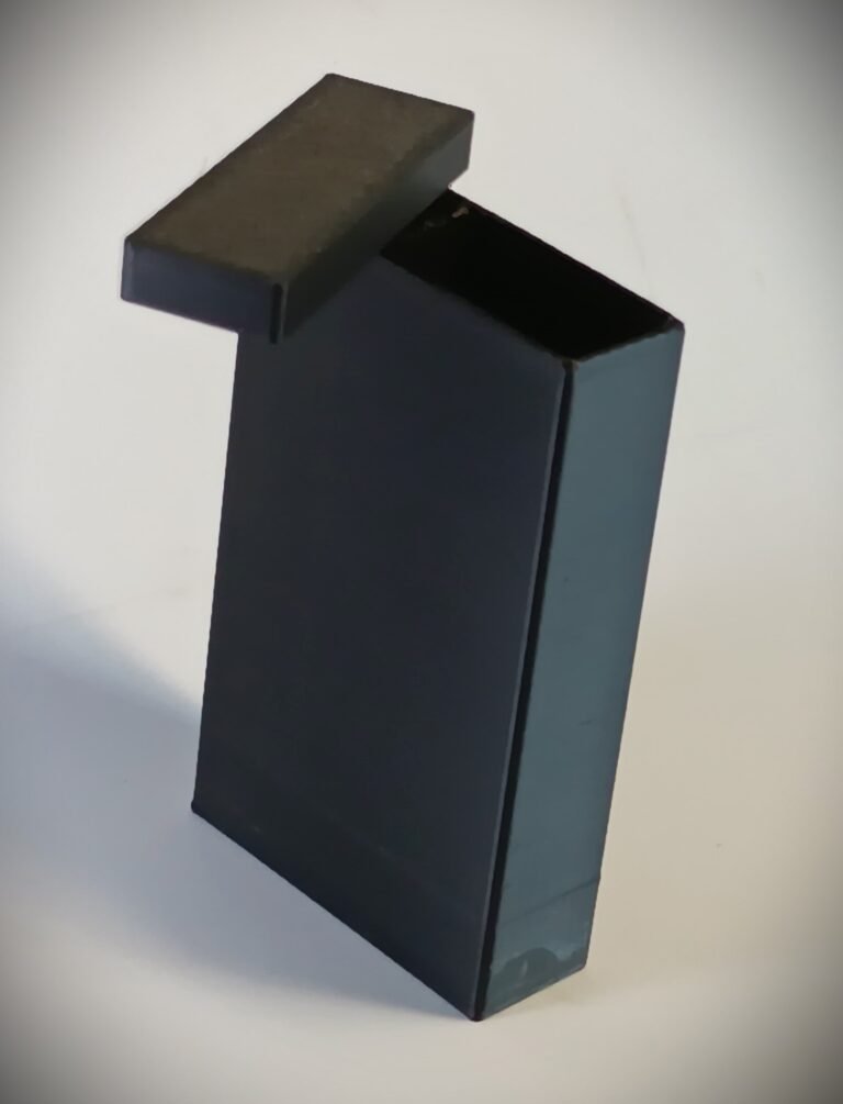 portasigarette per otto sigarette apertura a molla